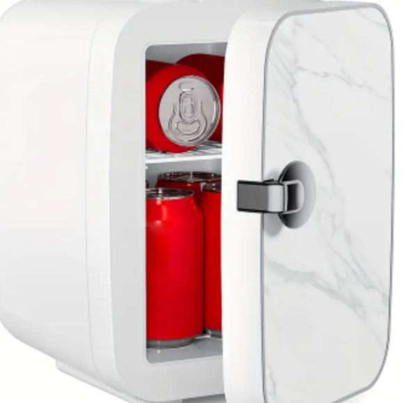 Perfect for kids going away to school Mini Fridge NEW - Picture 6 of 8